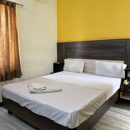 Hotel Priya Towers Nāmakkal エクステリア 写真
