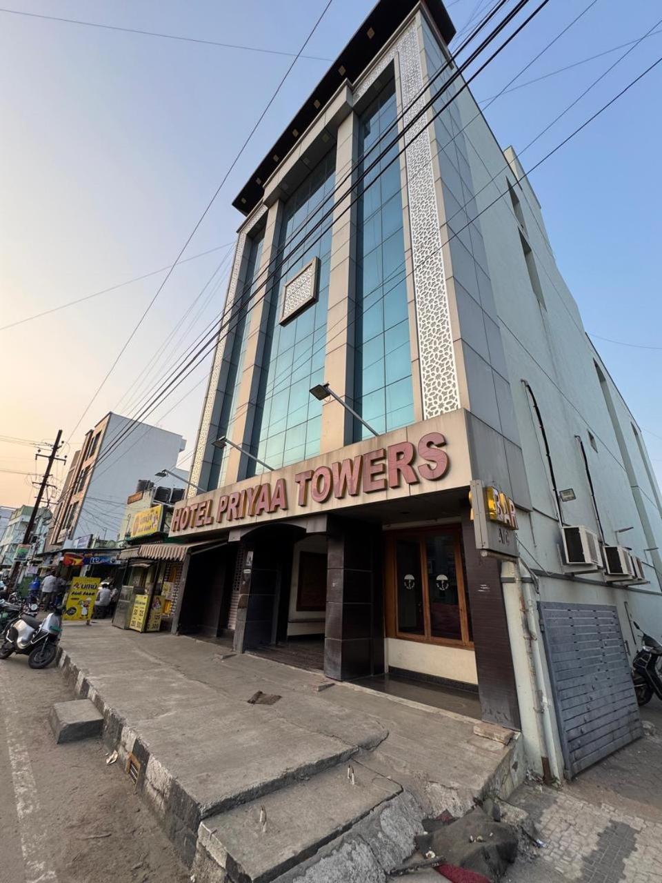 Hotel Priya Towers Nāmakkal エクステリア 写真