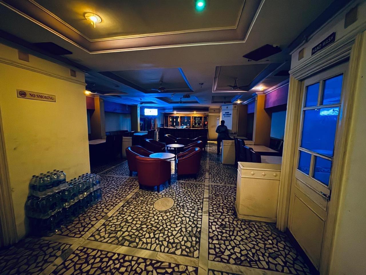 Hotel Priya Towers Nāmakkal エクステリア 写真